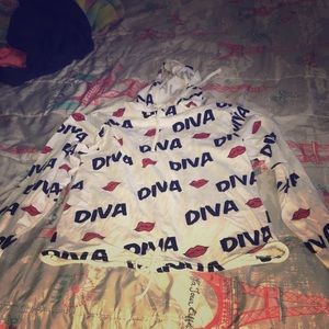 Cropped diva shirt